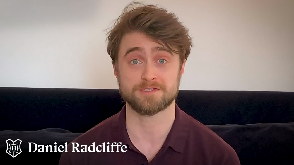  Daniel Radcliffe lee para ti la primera novela de Harry Potter