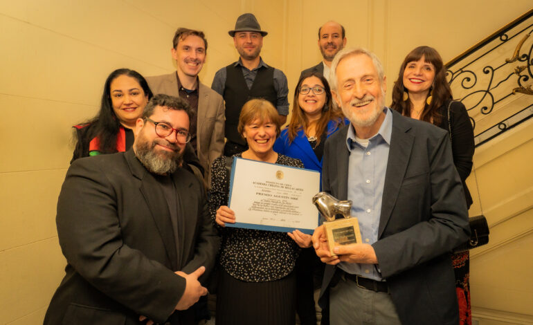  TEATRO NESCAFÉ DE LAS ARTES recibe histórica distinción de la Academia Chilena de Bellas Artes